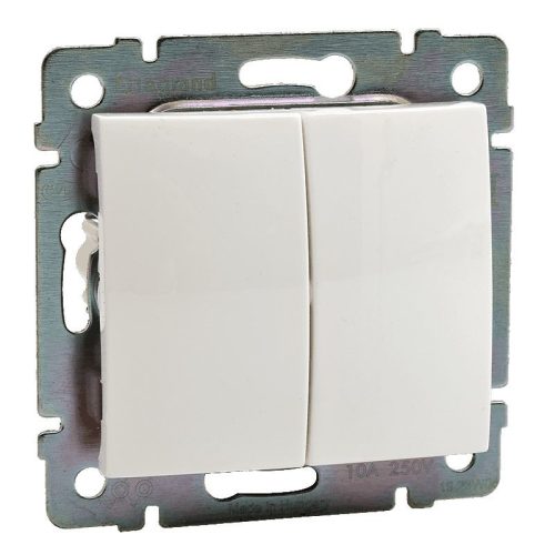 Legrand Valena 774218 Mechanizmus burkolatú kapcsoló, Erős áram